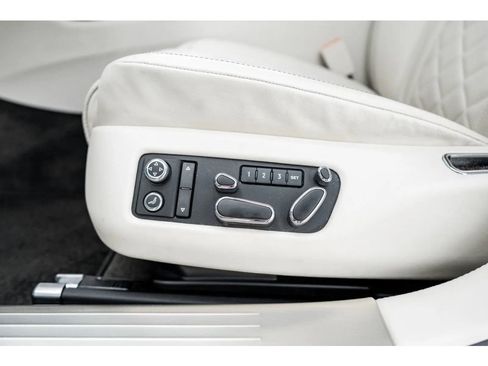 Used 2018 Bentley Flying Spur V8 image 30