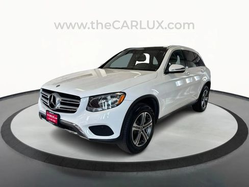 Used 2018 Mercedes-Benz GLC 300 4MATIC image 3