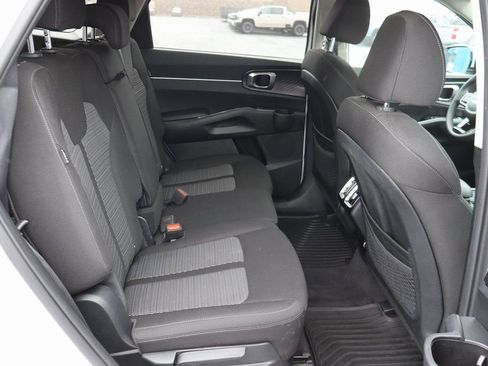 Used 2024 Kia Sorento LX image 20
