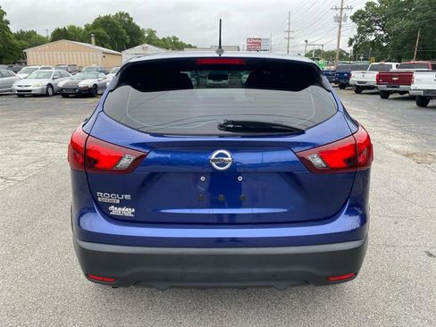 Used 2019 Nissan Rogue Sport S image 3