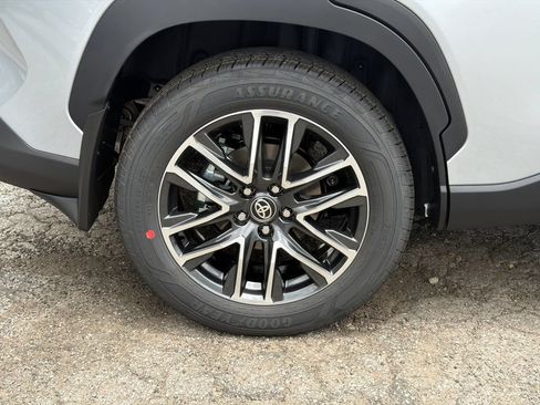 New 2026 Toyota Corolla Cross XLE AWD/4WD image 19