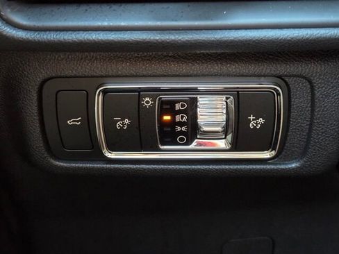 Used 2023 Lincoln Corsair Reserve image 20