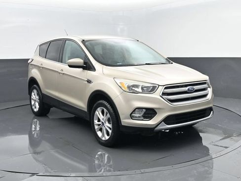 Used 2017 Ford Escape SE AWD/4WD image 3