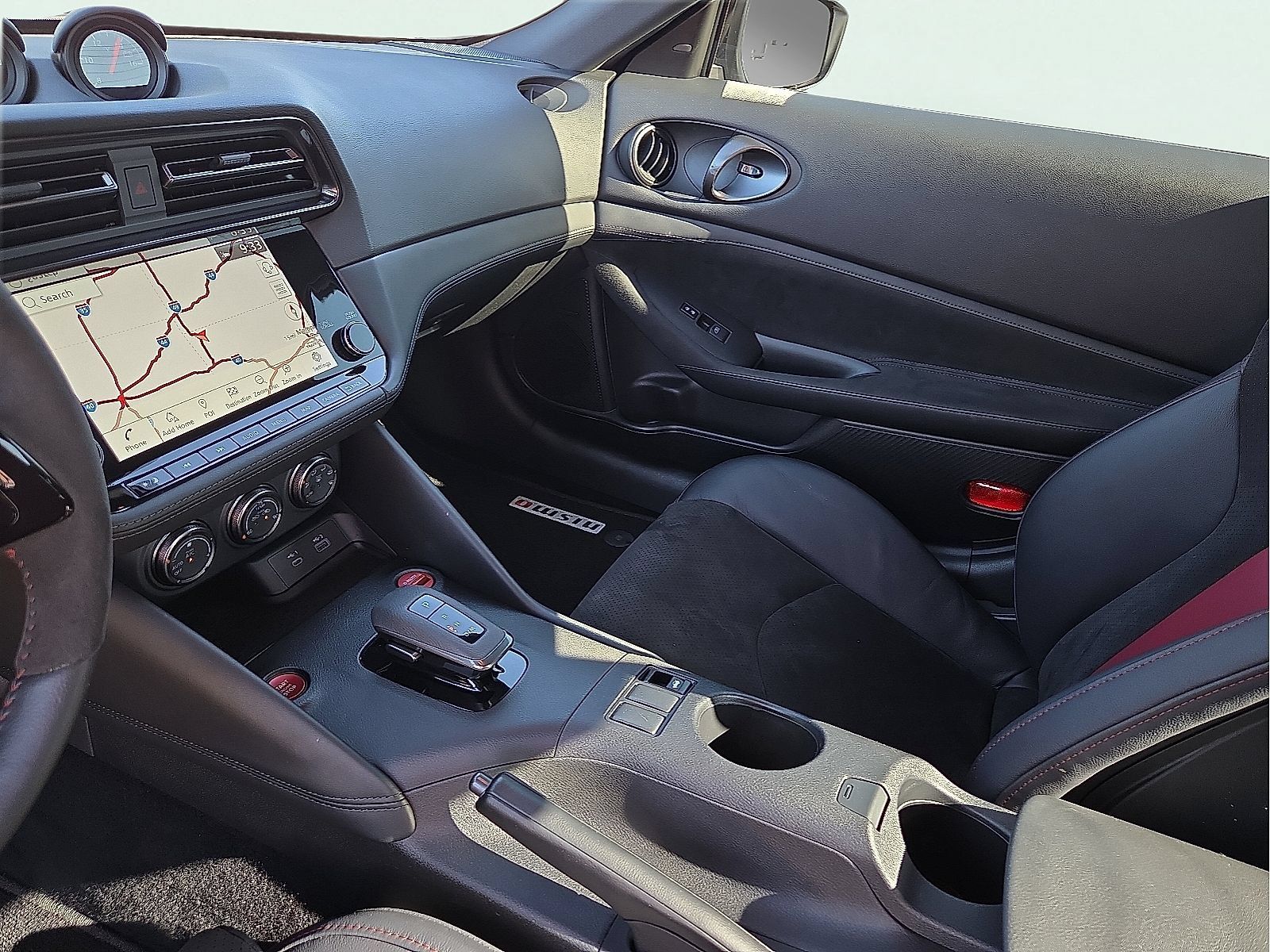 Used 2024 Nissan Z NISMO w/ Floor Mat Package RWD image 11
