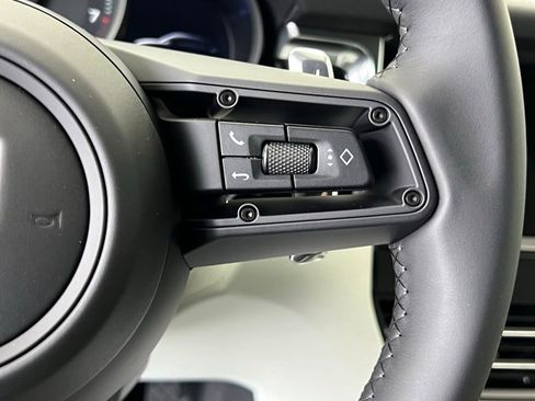 New 2026 Porsche Macan AWD/4WD image 9