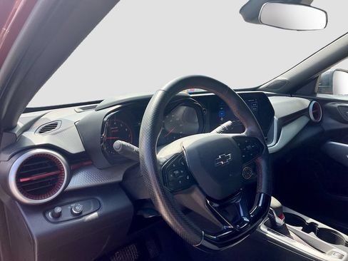 Used 2025 Chevrolet Trax RS w/ Driver Confidence Package FWD image 9