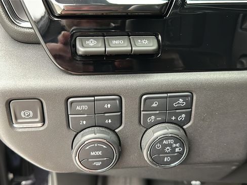 Used 2024 Chevrolet Silverado 1500 ZR2 w/ Technology Package AWD/4WD image 30