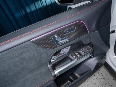 Certified 2025 Mercedes-Benz GLB 250 250 SUV image 11