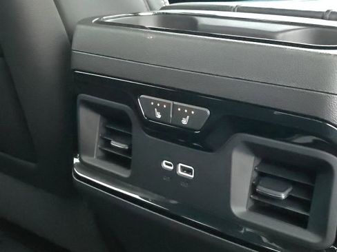 Used 2023 GMC Sierra 1500 AT4X image 18