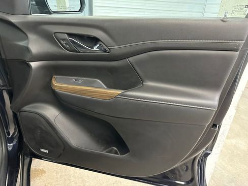 Certified 2022 GMC Acadia SLE w/ Driver Convenience Package image 34