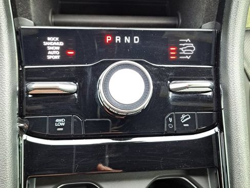Used 2023 Jeep Grand Cherokee Overland AWD/4WD image 22
