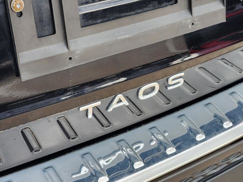 Used 2023 Volkswagen Taos SE image 39