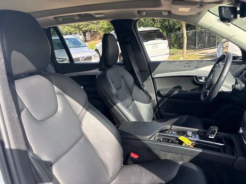 Used 2023 Volvo XC90 B5 Core w/ Protection Package Premier AWD/4WD image 14