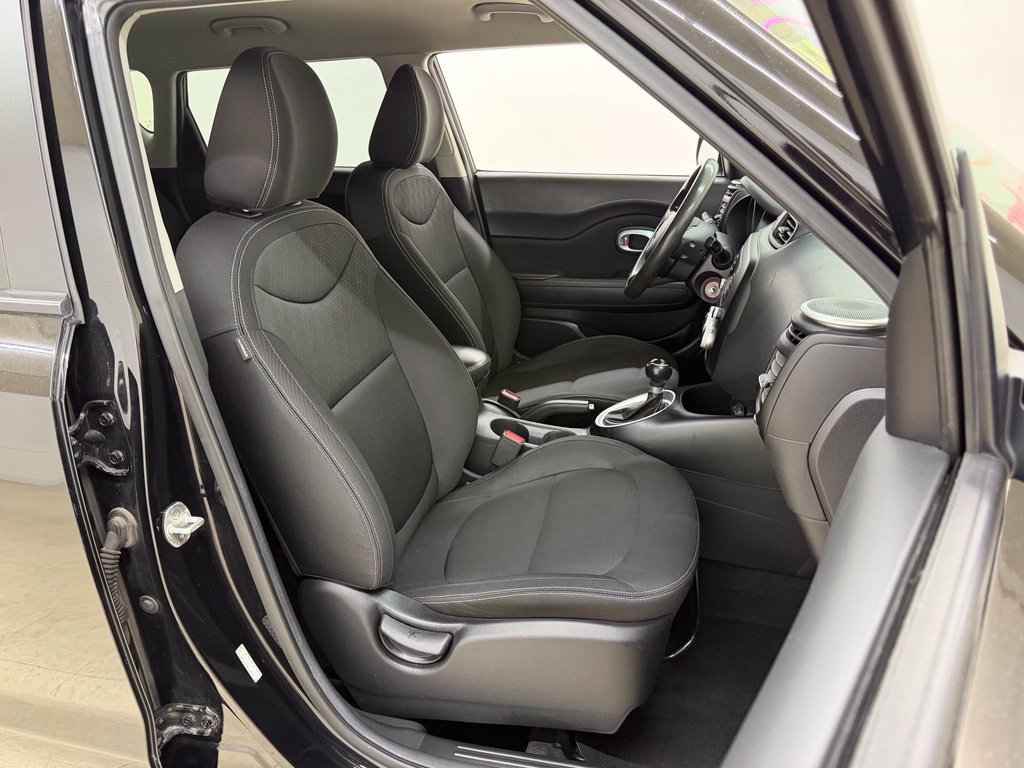 Used 2015 Kia Soul FWD image 11