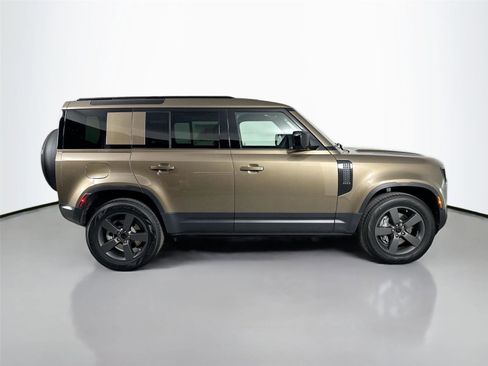 Used 2026 Land Rover Defender 110 S AWD/4WD image 4