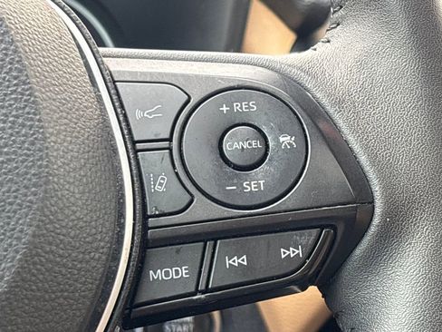 Used 2023 Toyota RAV4 XLE Premium image 21