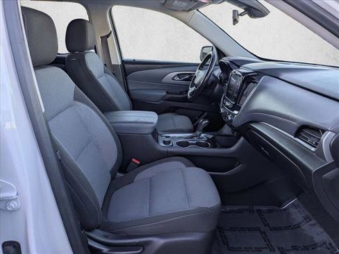 Used 2020 Chevrolet Traverse LT image 21