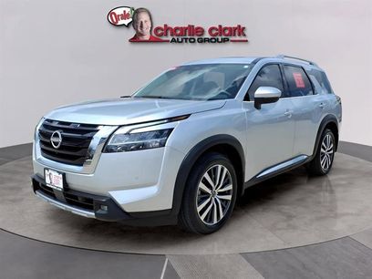 Used 2022 Nissan Pathfinder Platinum w/ Cargo Package