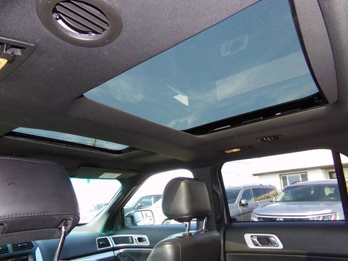 Used 2013 Ford Explorer XLT FWD image 12