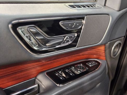 Used 2024 Lincoln Navigator Reserve image 21