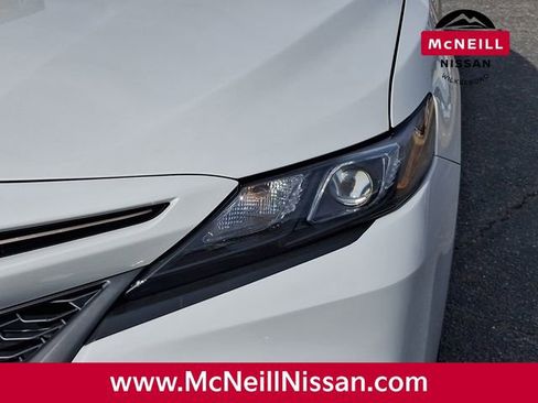 Used 2022 Toyota Camry SE w/ Convenience Package image 9