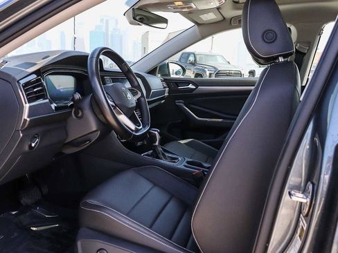 Used 2024 Volkswagen Jetta SE image 18