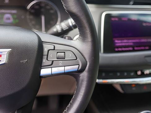 Used 2022 Cadillac XT4 Luxury FWD image 13