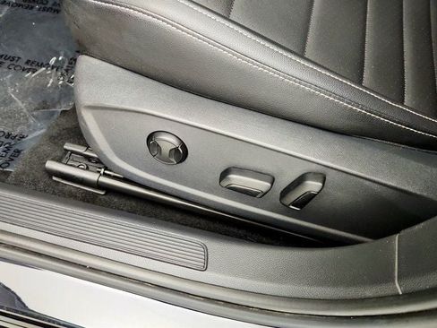 Used 2022 Volkswagen Jetta SE FWD image 12