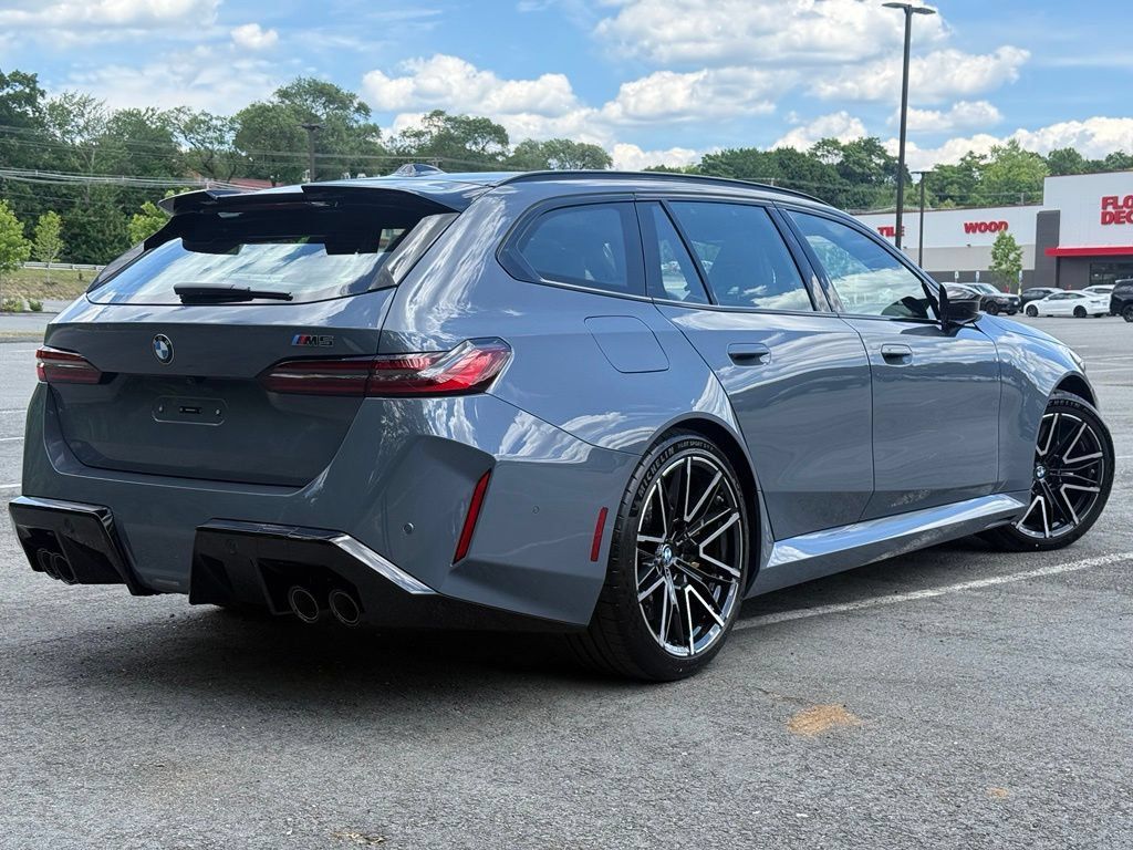 New 2027 BMW M5 Touring AWD/4WD image 6