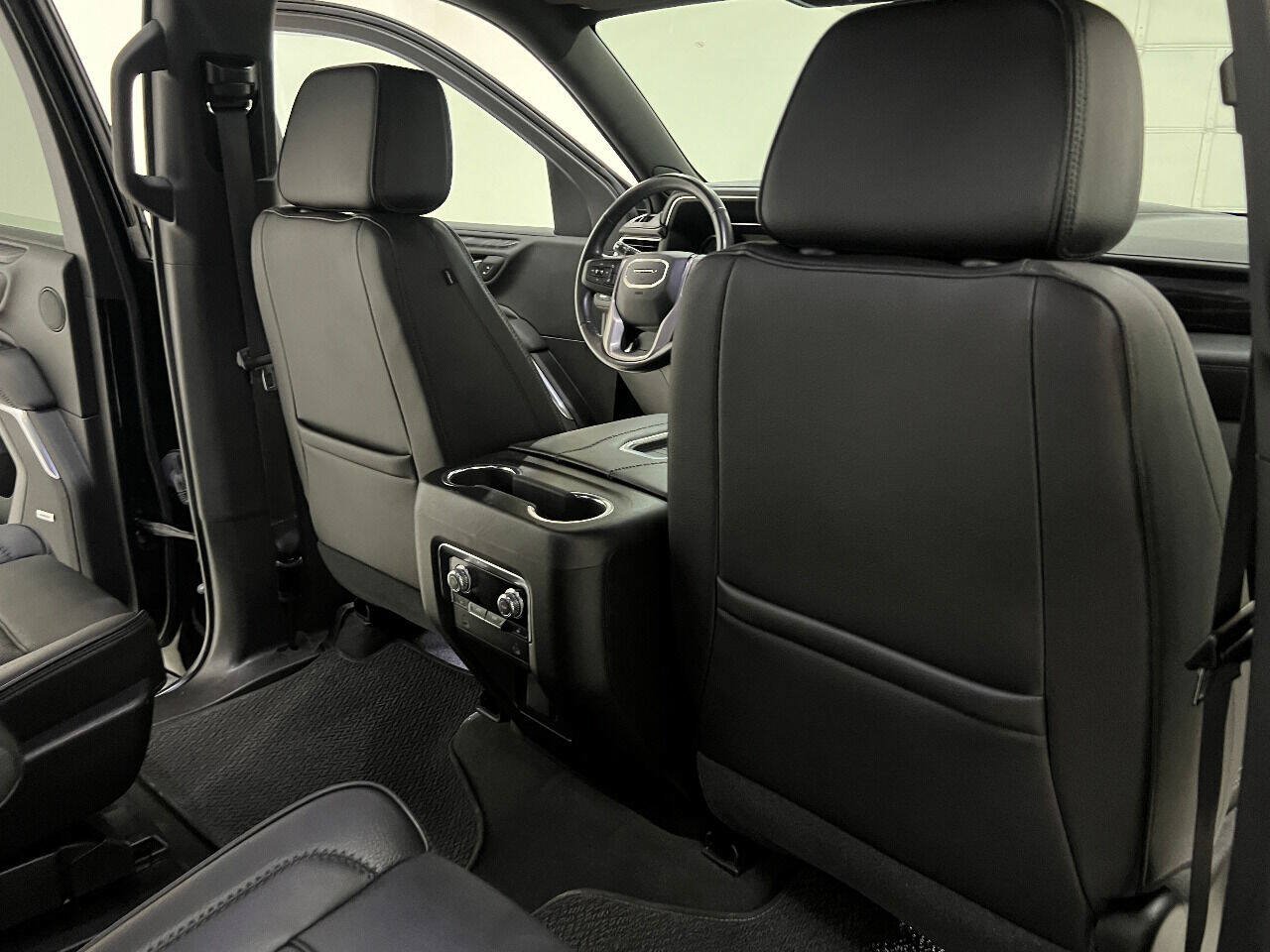 Used 2021 GMC Yukon XL Denali AWD/4WD image 77