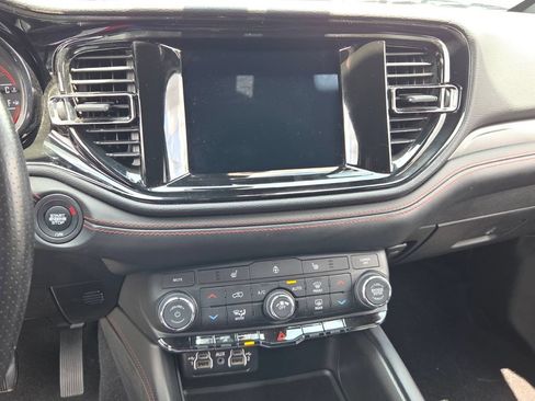 Used 2023 Dodge Durango GT RWD image 16
