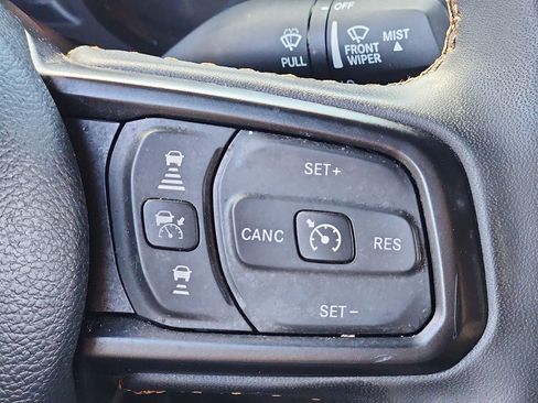 Used 2024 Jeep Wrangler Unlimited w/ Convenience Group AWD/4WD image 21