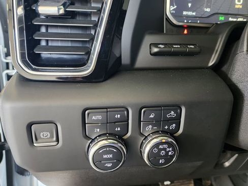 Used 2024 GMC Sierra 2500 Denali Ultimate image 26