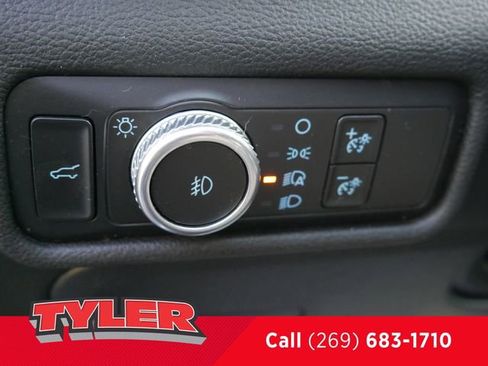 Used 2020 Ford Explorer Limited image 26