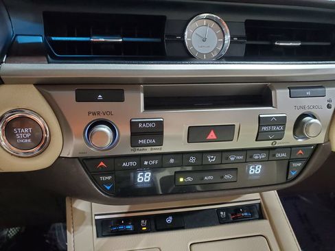 Used 2017 Lexus ES 350 w/ Premium Package FWD image 30