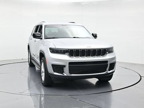 Used 2023 Jeep Grand Cherokee L Laredo w/ Luxury Tech Group I AWD/4WD image 4