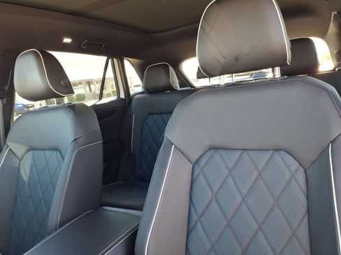 Certified 2025 Volkswagen Atlas Cross Sport SEL Premium R-Line image 21