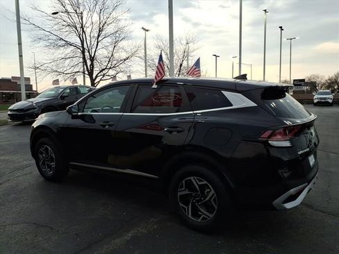 Used 2025 Kia Sportage LX image 5