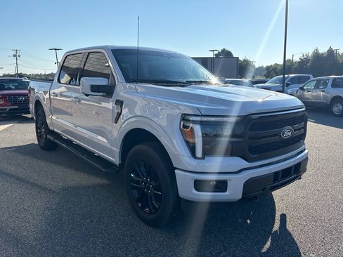 Used 2025 Ford F150 Lariat w/ Equipment Group 502A High AWD/4WD image 11