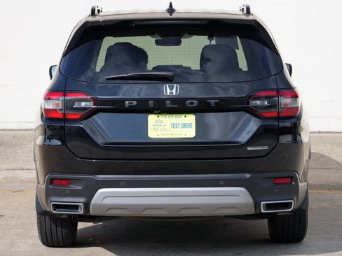 Used 2023 Honda Pilot Touring image 52
