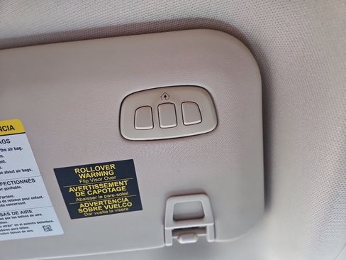 Used 2020 Ford Escape Titanium image 23