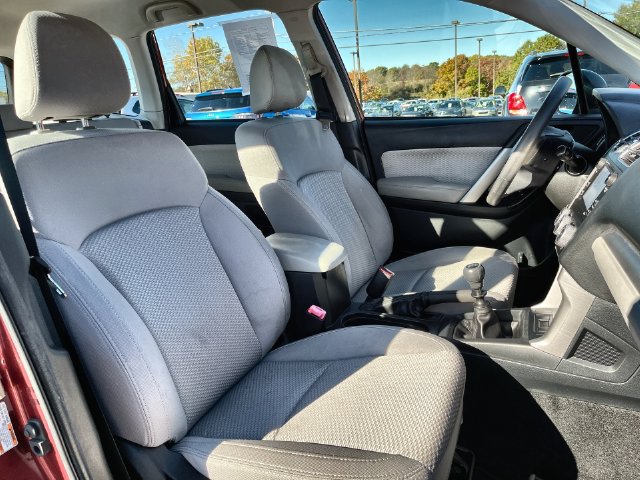 Used 2018 Subaru Forester 2.5i AWD/4WD image 32