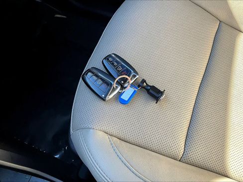 Used 2018 Hyundai Santa Fe Sport w/ Cargo Package image 14