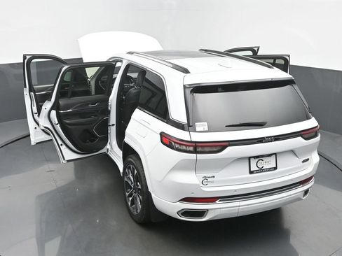 Used 2023 Jeep Grand Cherokee Overland image 64