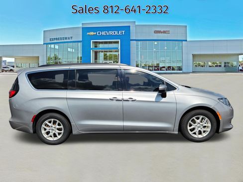 Used 2021 Chrysler Voyager Lxi FWD image 8