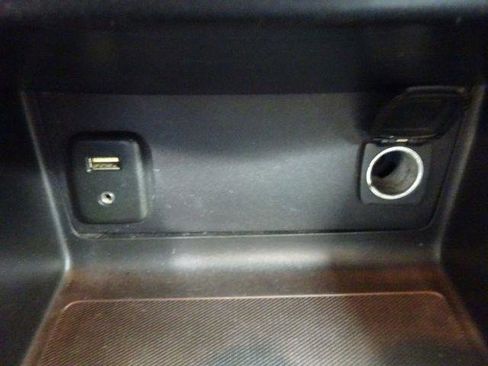 Used 2016 Chevrolet Colorado Z71 image 32