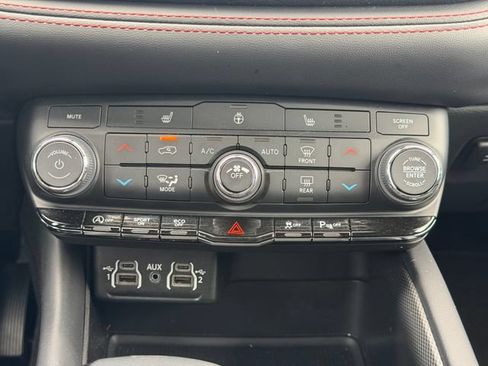 Used 2024 Dodge Durango GT AWD/4WD image 34