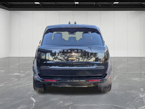 Used 2023 Land Rover Range Rover SE image 7