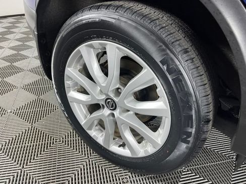 Used 2022 Nissan Rogue Sport SV FWD image 17