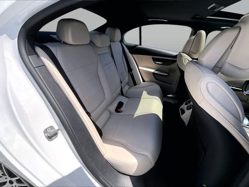 Used 2025 Mercedes-Benz C 300 4MATIC Sedan image 20